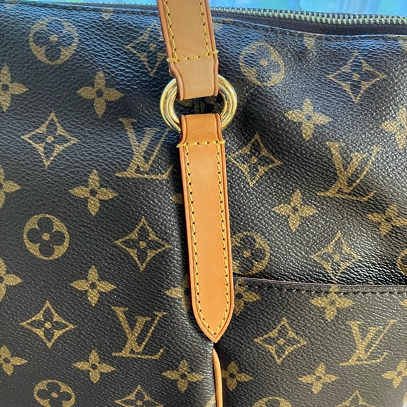 Louis Vuitton monogram Totally GM size bag. Like new excellent condition,No odor - Picture 9 of 15